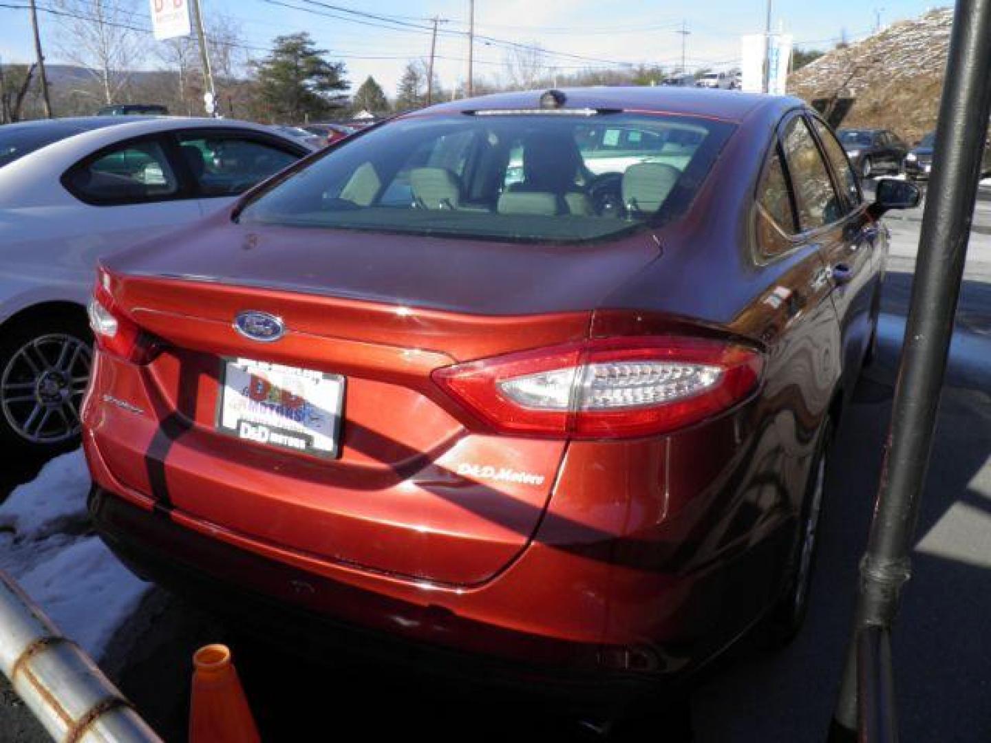 2014 MAROON FORD FUSION S (3FA6P0G79ER) with an 2.5 L4 engine, AT transmission, located at 15520 McMullen Hwy SW, Belair, MD, 21502, (301) 729-3700, 39.581375, -78.846451 - Photo#3