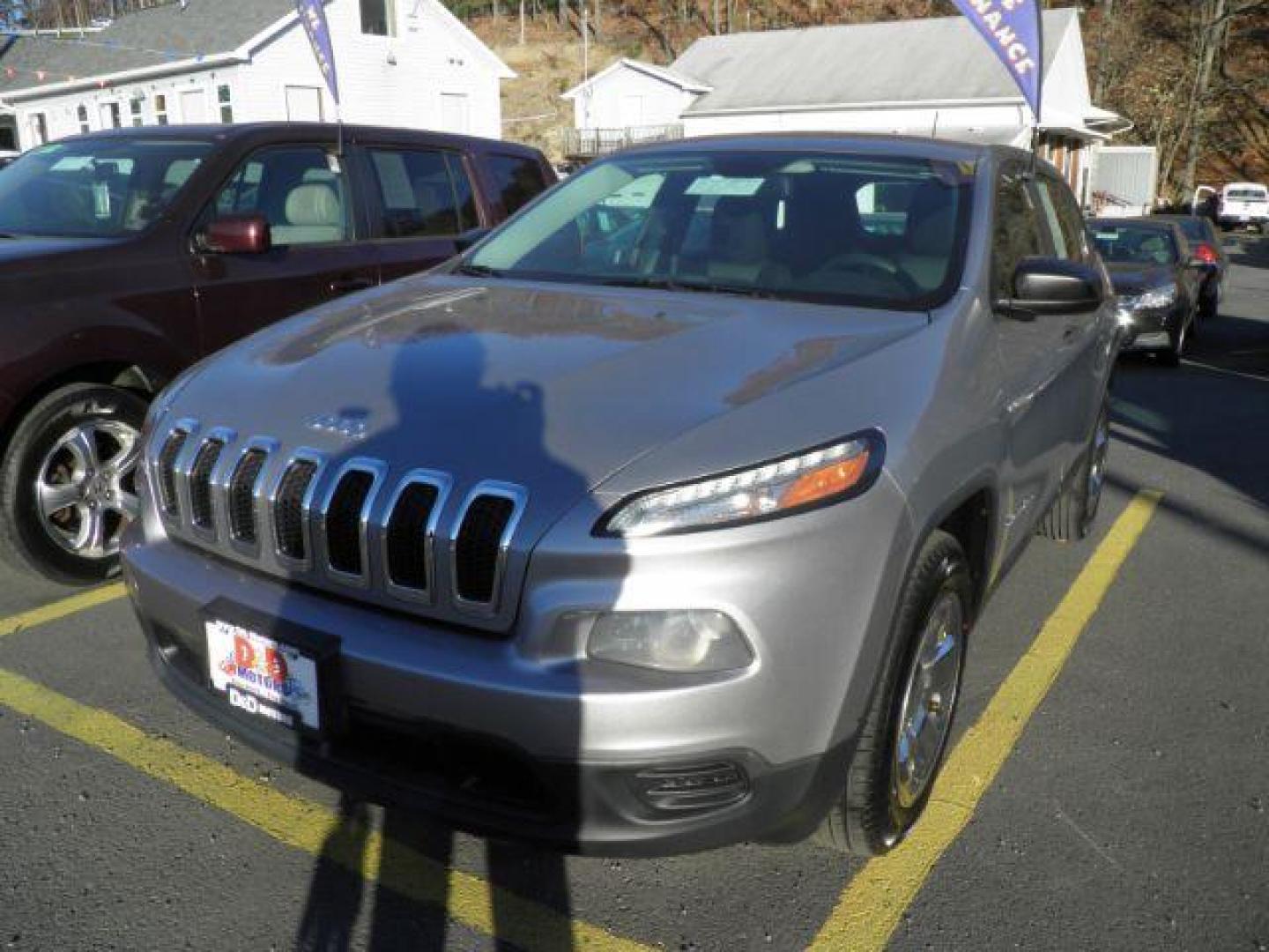 2014 GRAY JEEP CHEROKEE Sport 4WD (1C4PJMAB7EW) with an 2.4L L4 engine, AT transmission, located at 15520 McMullen Hwy SW, Belair, MD, 21502, (301) 729-3700, 39.581375, -78.846451 - Photo#0