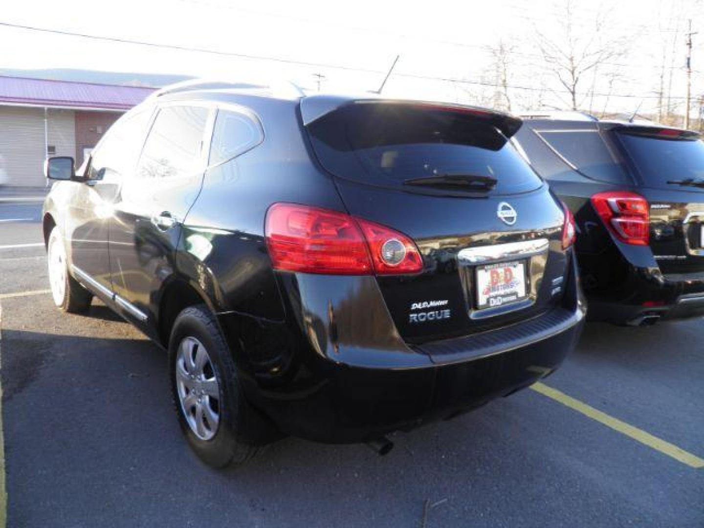 2014 BLACK NISSAN ROGUE S AWD (JN8AS5MV2EW) with an 2.5 L4 engine, AT transmission, located at 15520 McMullen Hwy SW, Belair, MD, 21502, (301) 729-3700, 39.581375, -78.846451 - Photo#5