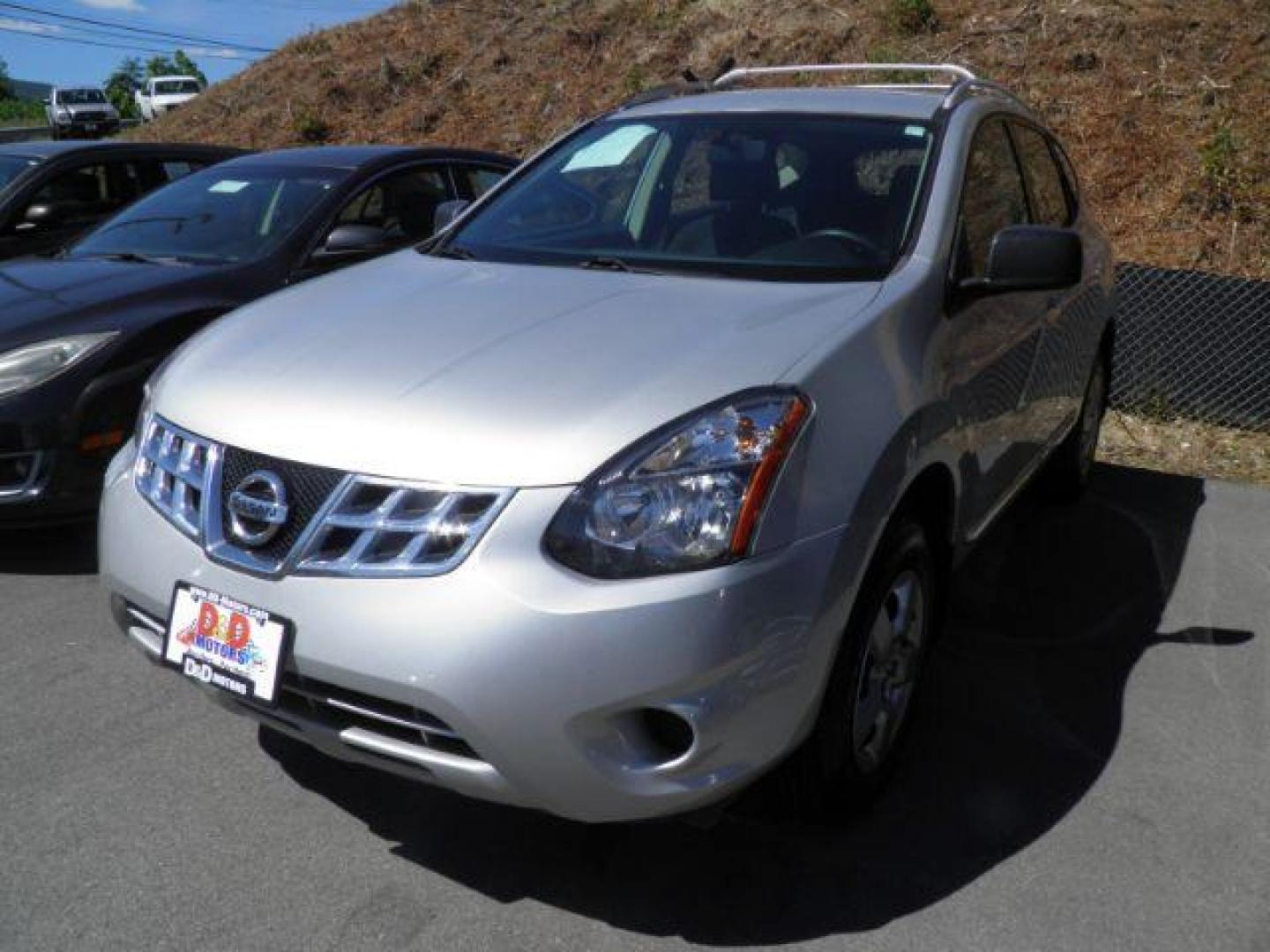 2014 SILVER Nissan Rogue Select S AWD (JN8AS5MV8EW) with an 2.5 L4 engine, CVT transmission, located at 15520 McMullen Hwy SW, Belair, MD, 21502, (301) 729-3700, 39.581375, -78.846451 - Photo#0