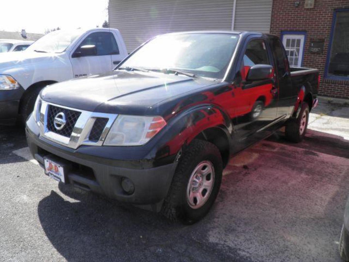 2015 BLACK Nissan Frontier SV King Cab I4 5AT 2WD (1N6BD0CT6FN) with an 2.5L L4 engine, AT transmission, located at 15520 McMullen Hwy SW, Belair, MD, 21502, (301) 729-3700, 39.581375, -78.846451 - Photo#0