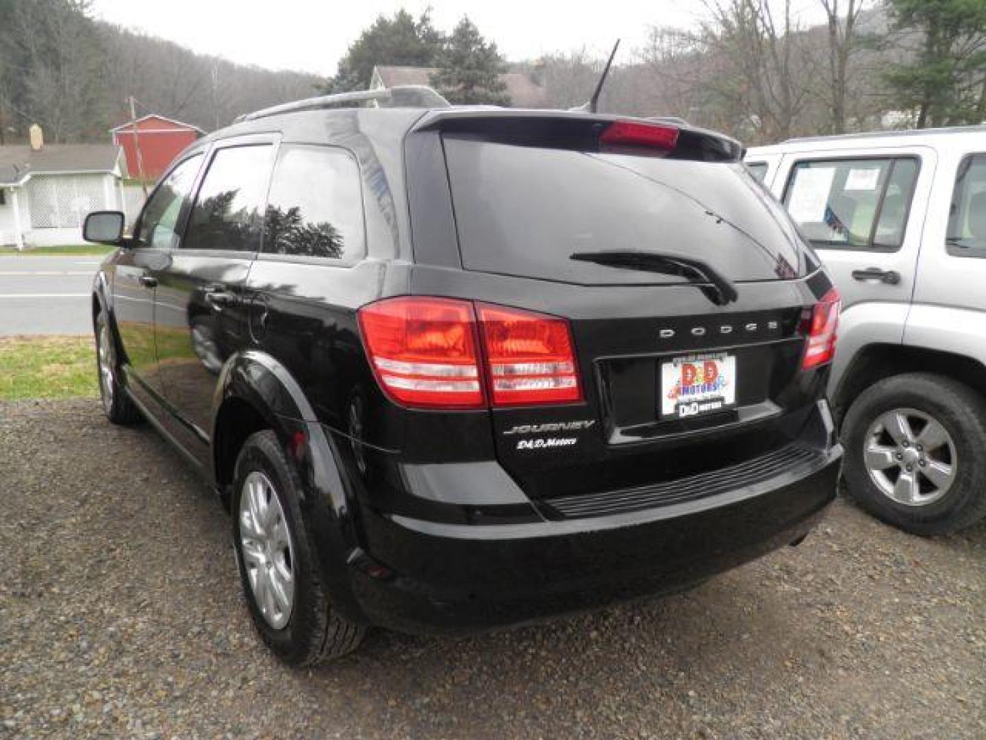 2016 BLACK Dodge Journey SE (3C4PDCAB2GT) with an 2.4L L4 engine, AT transmission, located at 19521 New George's Creek Rd SW, Barton, MD, 21521, (301) 463-2404, 39.524323, -79.017906 - Photo#5