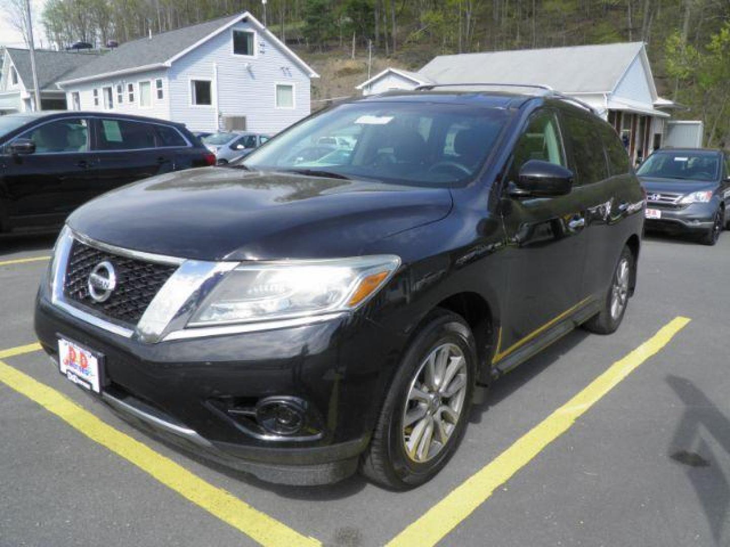 2016 BLACK Nissan Pathfinder S 4WD (5N1AR2MM5GC) with an 3.5L V6 engine, CVT transmission, located at 15520 McMullen Hwy SW, Belair, MD, 21502, (301) 729-3700, 39.581375, -78.846451 - Photo#0