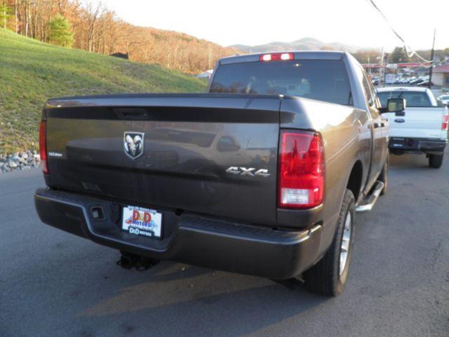 2017 GRAY RAM 1500 Tradesman Quad Cab 4WD (1C6RR7FG0HS) with an 3.5L V6 engine, AT transmission, located at 15520 McMullen Hwy SW, Belair, MD, 21502, (301) 729-3700, 39.581375, -78.846451 - Photo#4