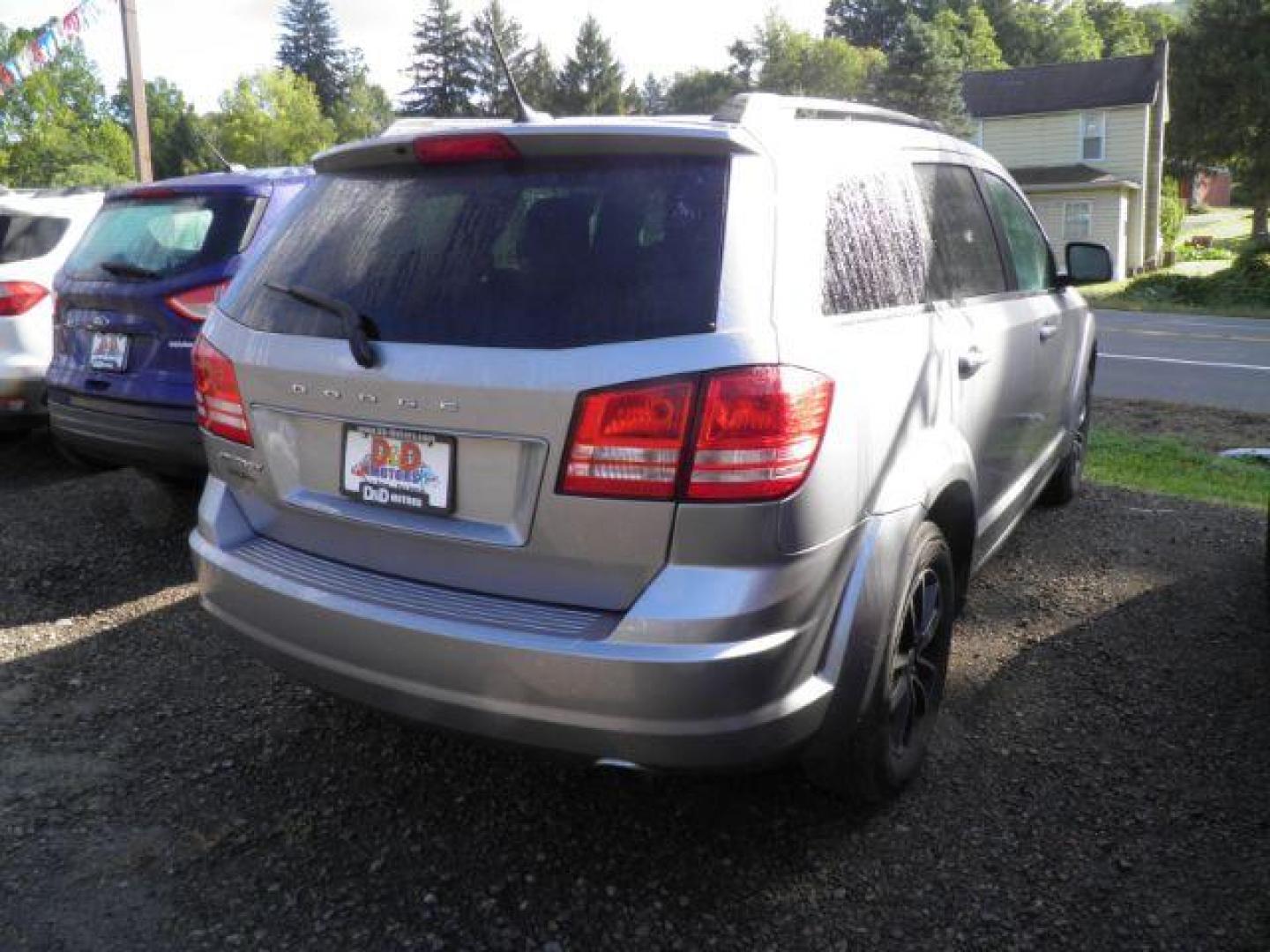 2018 SILVER Dodge Journey SE (3C4PDCAB5JT) with an 2.4L L4 engine, AT transmission, located at 19521 New George's Creek Rd SW, Barton, MD, 21521, (301) 463-2404, 39.524323, -79.017906 - Photo#6