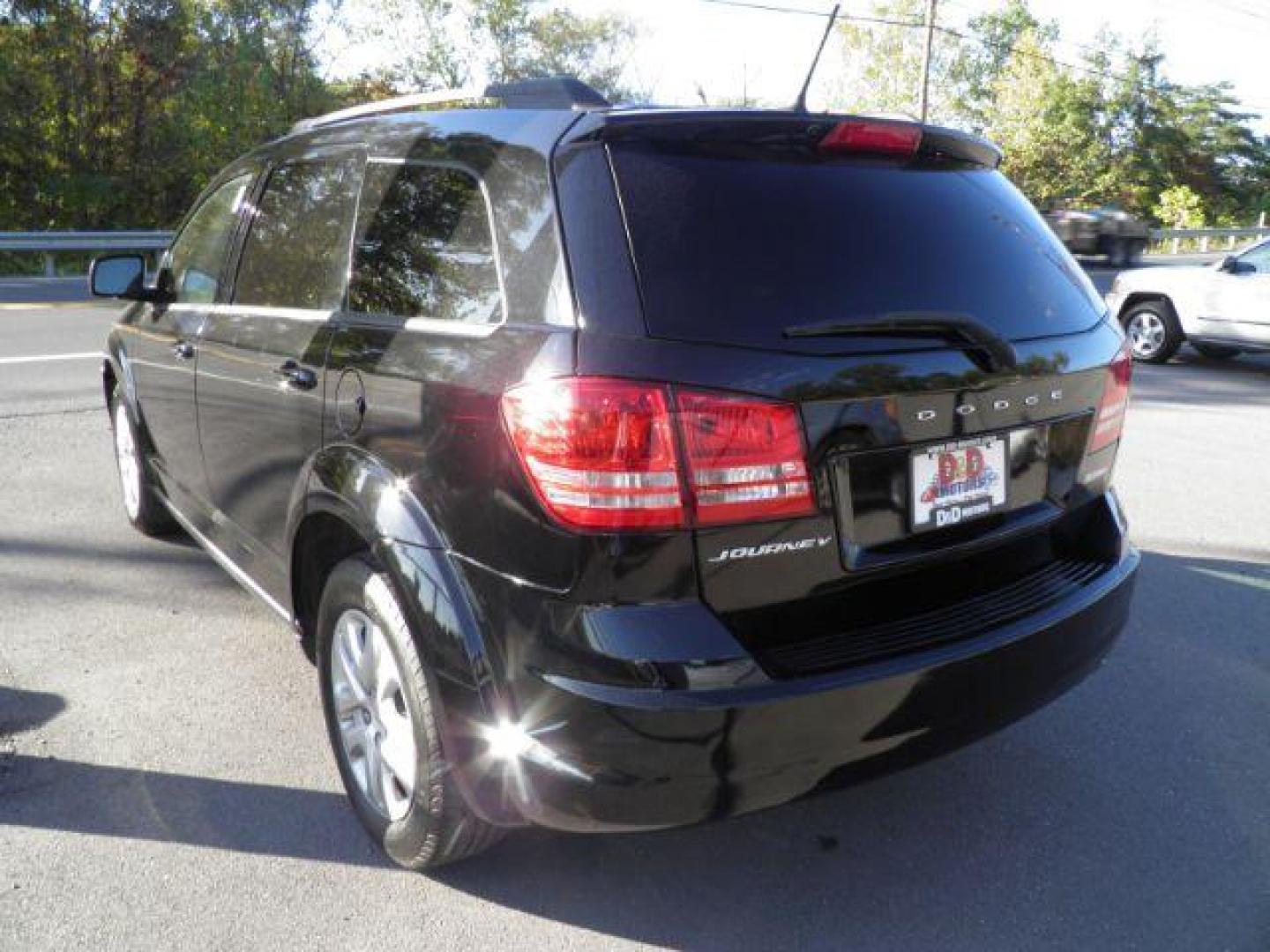 2018 BLACK Dodge Journey SE (3C4PDCAB6JT) with an 2.4L L4 engine, AT transmission, located at 15520 McMullen Hwy SW, Belair, MD, 21502, (301) 729-3700, 39.581375, -78.846451 - Photo#5