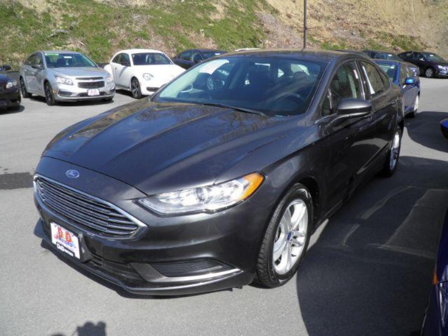 2018 GRAY Ford Fusion SE (3FA6P0H78JR) with an 2.5 L4 engine, AT transmission, located at 15520 McMullen Hwy SW, Belair, MD, 21502, (301) 729-3700, 39.581375, -78.846451 - Photo#0