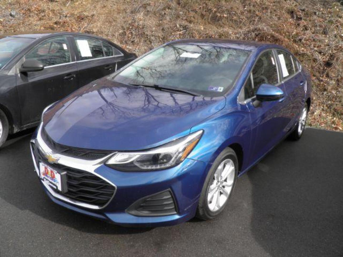 2019 BLUE /Jet Black/Galvanized, cloth Chevrolet Cruze LT Auto (1G1BE5SM6K7) with an 1.4 TRBO engine, AT transmission, located at 19521 New George's Creek Rd SW, Barton, MD, 21521, (301) 463-2404, 39.524323, -79.017906 - Photo#0